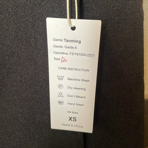 Tanming Women’s Black Long Coat - Picture 4 of 6